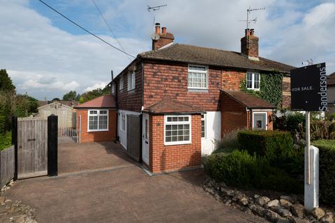 2 bedroom end of terrace house for sale, Swan Lane, Ashford