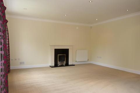 2 bedroom apartment to rent, Hindhead