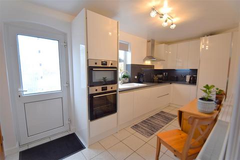 3 bedroom semi-detached house for sale, Meadow Grove, Shirehampton