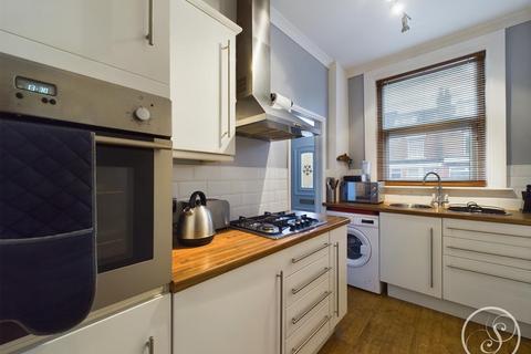 2 bedroom terraced house for sale, Vinery Place, Leeds