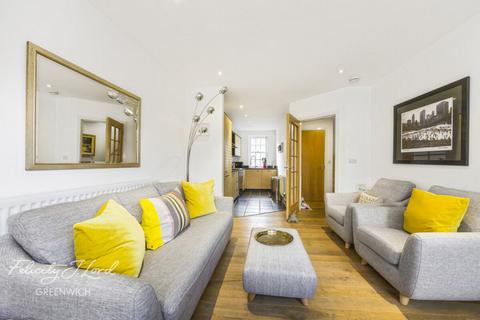 2 bedroom maisonette for sale, Feathers Place, London, SE10 9NE