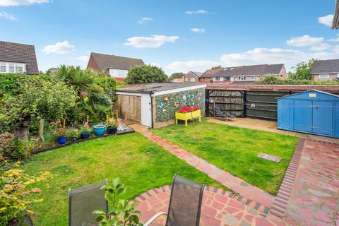 4 bedroom end of terrace house for sale, Ash Close, Langley