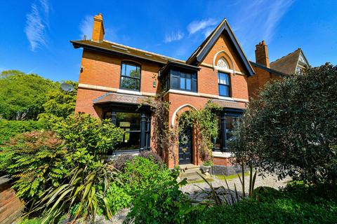 7 Cambridge Road, Birmingham, B13 9UE