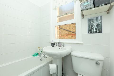 Flat 4, 20 - 21 Roxburgh Road, Westgate-on-sea, CT8 8RX