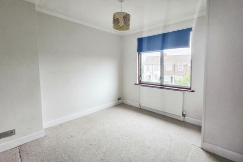 3 bedroom terraced house to rent, Bruce Avenue Worthing BN11