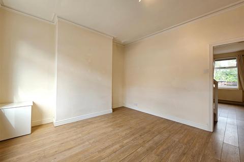 2 bedroom terraced house to rent, Eaton Road, Sale