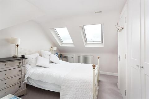 2 bedroom flat to rent, Purves Road, Kensal Rise NW10