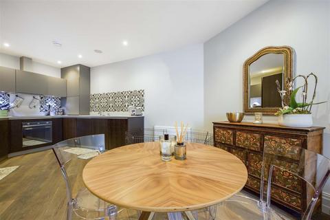 2 bedroom apartment for sale, The Quadrant, Richmond