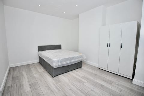 House share to rent, Rogers Road, Tooting, London, SW17