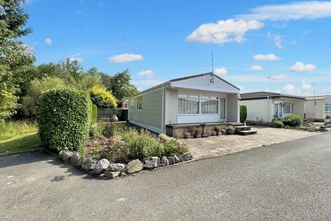 2 bedroom mobile home for sale, Lakeside, Wootton Hall, Henley in Arden B95