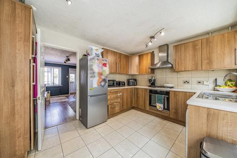 38 Boltons Lane, Binfield, Bracknell, RG42 4UB