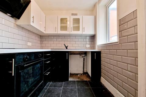 2 bedroom terraced house to rent, Haig Avenue, Preston PR2