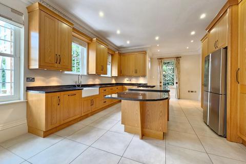 5 bedroom detached house to rent, Talbot Road, Bowdon