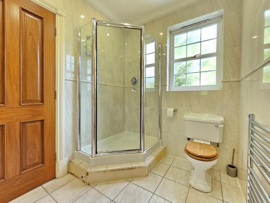 Bedroom 2 En-Suite