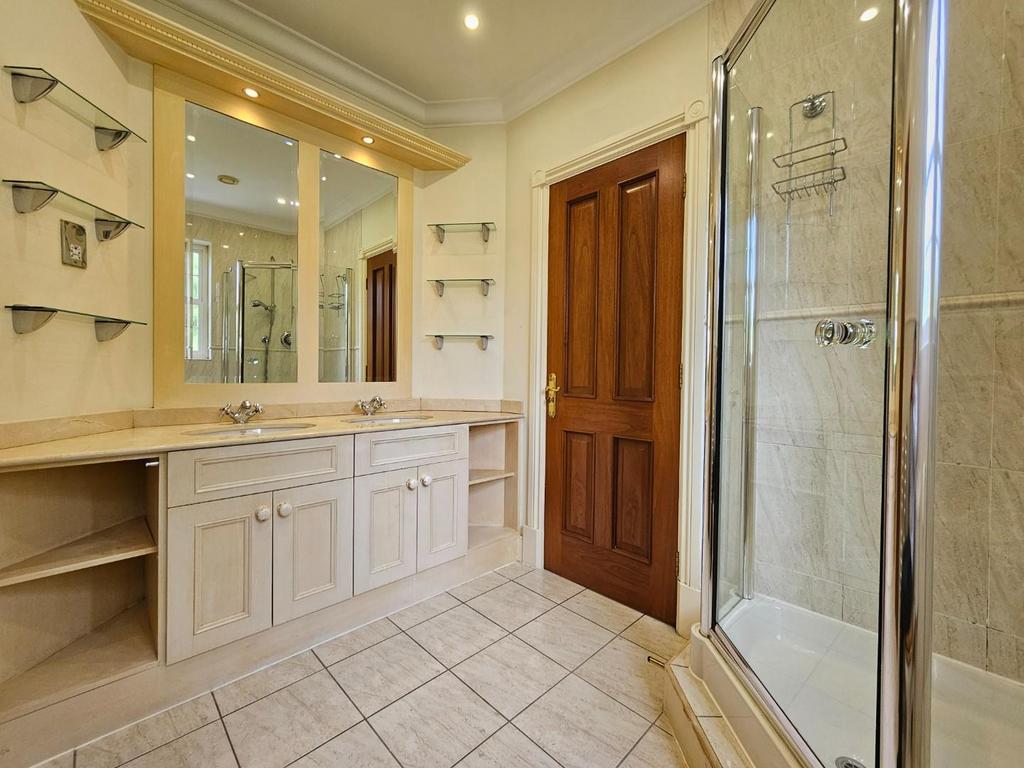 Bedroom 2 En-Suite