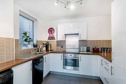 2 bedroom flat to rent, 41 Violet Road, London E3