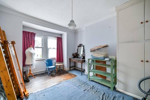 72 Half Acre Road, London, W7 3JJ