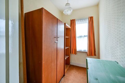 72 Half Acre Road, London, W7 3JJ