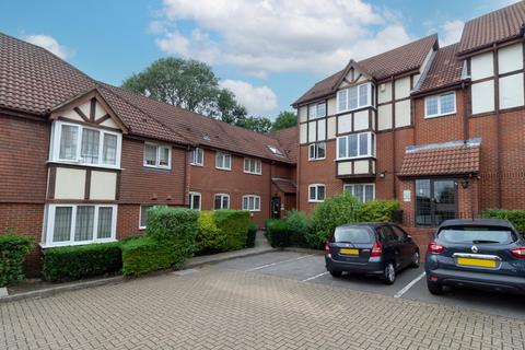 2 bedroom apartment for sale, Priory Field Drive, Edgware, HA8