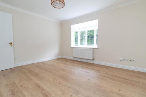 2 bedroom apartment for sale, Priory Field Drive, Edgware, HA8