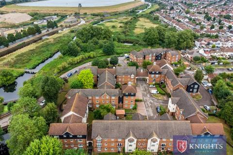 1 bedroom flat for sale, Mandeville Court, London, E4