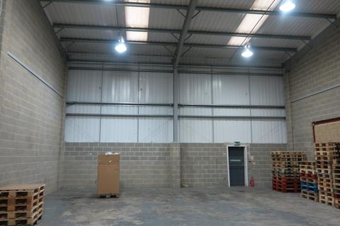 Industrial unit to rent, Manhattan Business Park, London W5