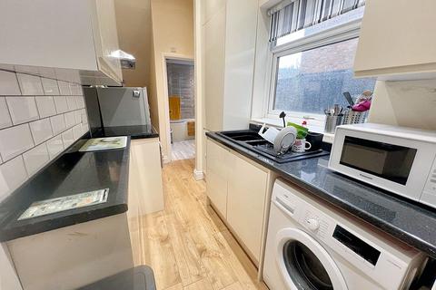 2 bedroom ground floor flat for sale, North King Street, North Shields , North Shields, Tyne and Wear, NE30 2HS