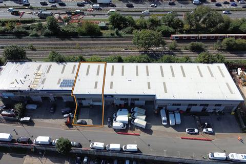 Industrial unit to rent, Manhattan Business Park, London W5