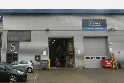 Industrial unit to rent, Manhattan Business Park, London W5