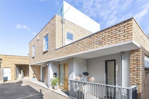 2 bedroom detached house for sale, Stanton Road, London SW13