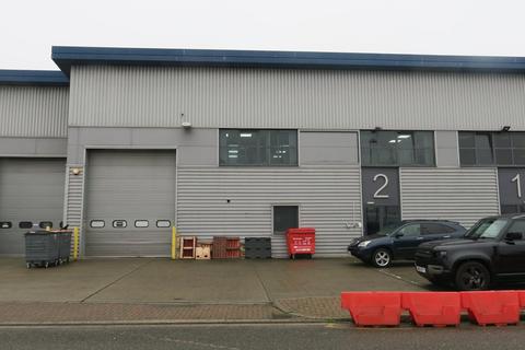 Industrial unit to rent, Manhattan Business Park, London W5