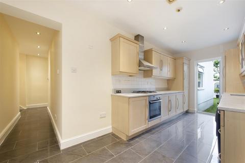 3 bedroom flat for sale, Brecknock Road, Kentish Town, London