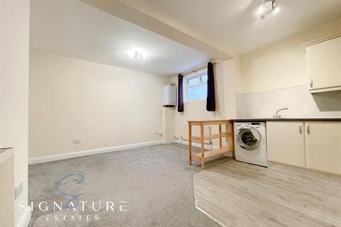 1 bedroom flat to rent, 64h Queens RoadWatfordHertfordshire