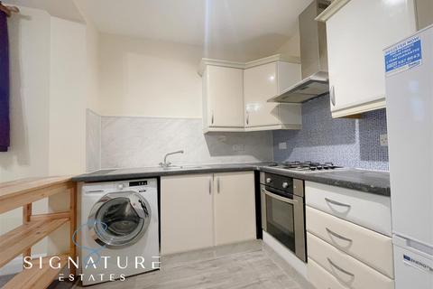 1 bedroom flat to rent, 64h Queens RoadWatfordHertfordshire