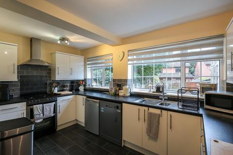 4 bedroom detached house to rent, Amersham Close, Macclesfield SK10