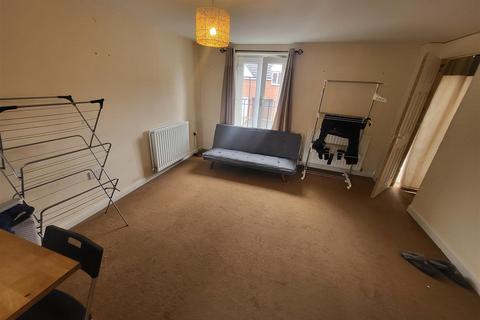 4 bedroom terraced house to rent, Amis Walk, Bristol BS7