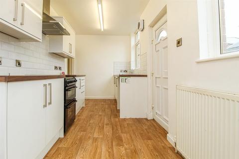 3 bedroom end of terrace house to rent, Horton Street, Ossett WF5