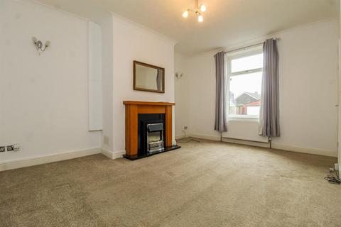 3 bedroom end of terrace house to rent, Horton Street, Ossett WF5