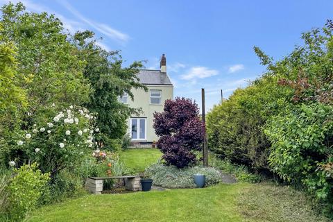 3 bedroom semi-detached house for sale, Harbour Road, Lowestoft