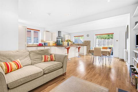 5 Fernbrook Road, Caversham, Reading, RG4 7HG