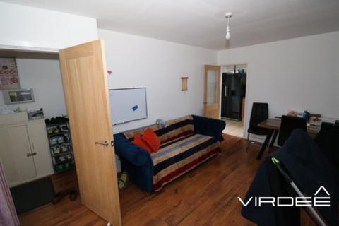 2 bedroom semi-detached house for sale, Lansbury Avenue, Wednesbury, West Midlands, WS10