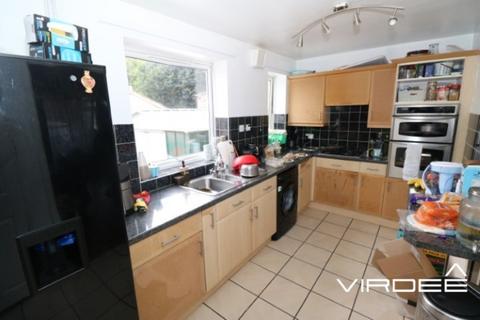 2 bedroom semi-detached house for sale, Lansbury Avenue, Wednesbury, West Midlands, WS10