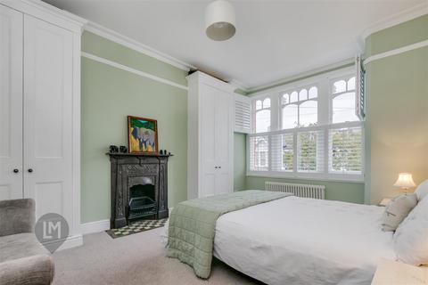 4 bedroom house for sale, Lavenham Road, London