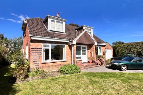 4 bedroom bungalow for sale, De Mowbray Way, Lymington, Hampshire, SO41