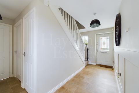 4 bedroom detached house for sale, Groves Way, Hartlebury, Kidderminster, DY11 7TU.