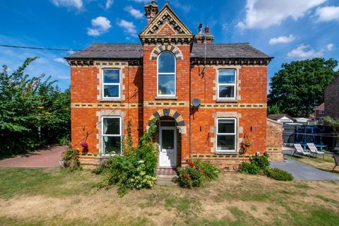 4 bedroom detached house for sale, Sleaford Road, Ruskington, Sleaford, NG34