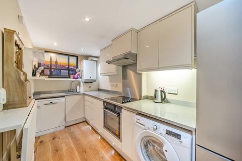 2 bedroom flat to rent, Eltham Road Lee SE12