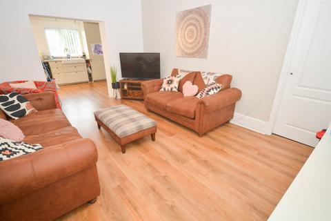 4 bedroom end of terrace house for sale, Newbold Avenue, Monkwearmouth