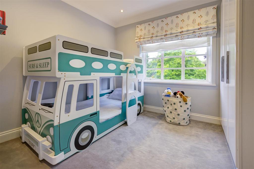 D0270 27 greenhalgh walk bed3.jpg