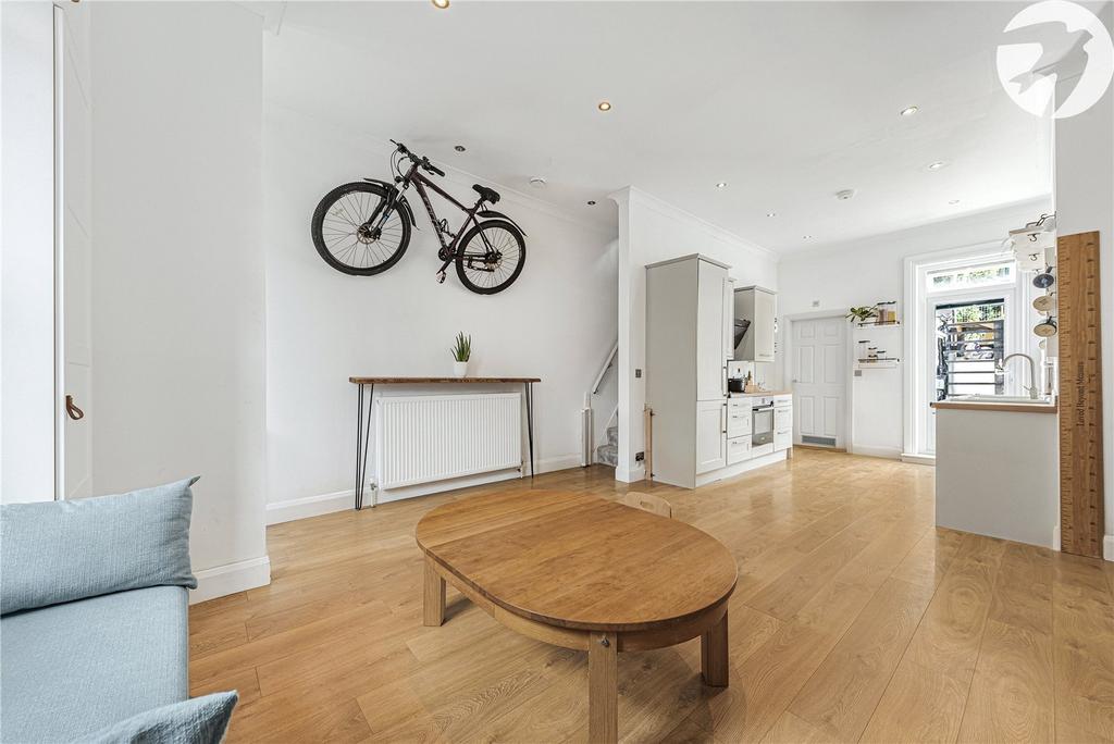 Lounge/Kitchen